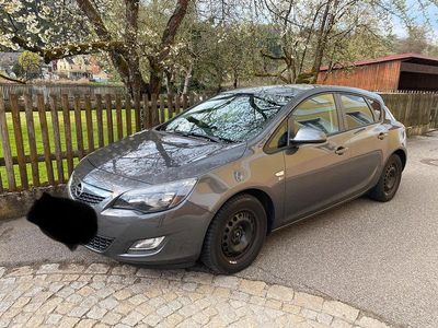 Gebraucht Opel Astra 110 PS (80 kW) 2012 Grau Limousine