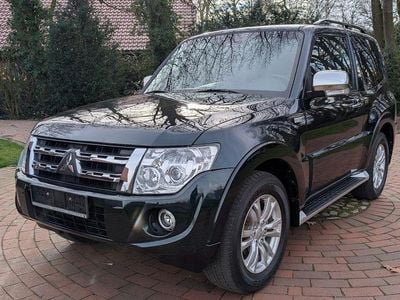 Gebraucht Mitsubishi Pajero Edition 200 PS (147 kW) 2014 Grün SUV