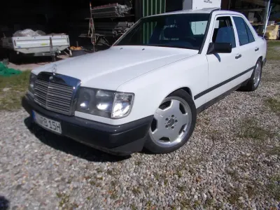 Gebraucht Mercedes E260 AMG 160 PS (117 kW) 1989 Weiß Limousine