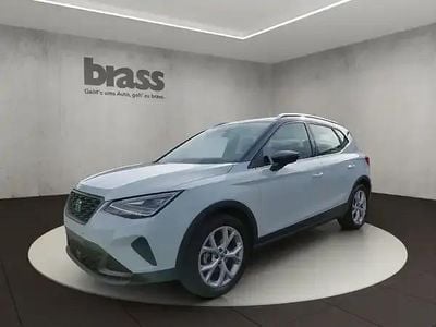Nevada weiß metallic/magnetic Gebraucht 2023 Seat Arona FR SUV | 19.950 € (Fairer Preis)
