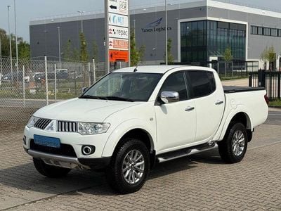 Gebraucht Mitsubishi L200 Diamant Edition 178 PS (130 kW) 2015 Weiß Pickup