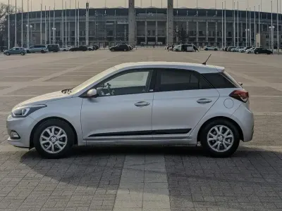 Gebraucht Hyundai i20 Passion 84 PS (61 kW) 2017 Silber Kleinwagen