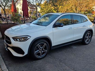 Mercedes GLA220