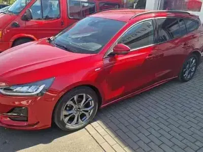 Gebraucht Ford Focus ST-Line X 155 PS (114 kW) 2023 Fantastic red tc Kombi