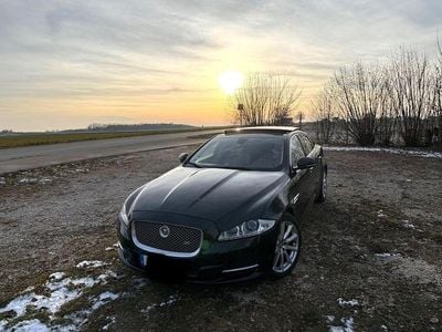 Schwarz Gebraucht 2011 Jaguar XJ Limousine | 13.190 € (Etwas zu teuer)