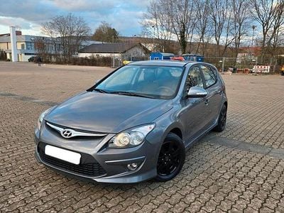 Gebraucht Hyundai i30 109 PS (80 kW) 2011 Grau Limousine