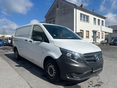 Usado Mercedes Vito 163 HP (119 kW) 2017 Branco Van