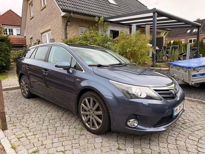 Usata Toyota Avensis Executive 177 CV (130 kW) 2012 Blu Station wagon