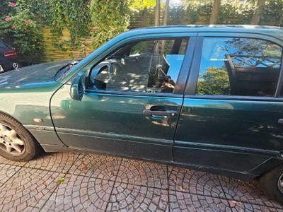Mercedes C180