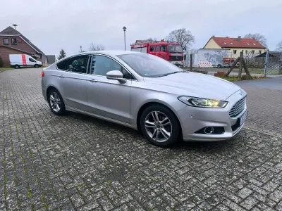 Gebraucht Ford Mondeo Titanium 150 PS (110 kW) 2016 Silber Limousine