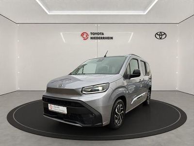 Gebraucht Toyota Proace Verso Basis 110 PS (80 kW) 2024 Silver metallic Kombi