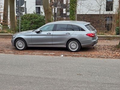 Gebraucht Mercedes C180 Exclusive 156 PS (114 kW) 2014 Grau Kombi