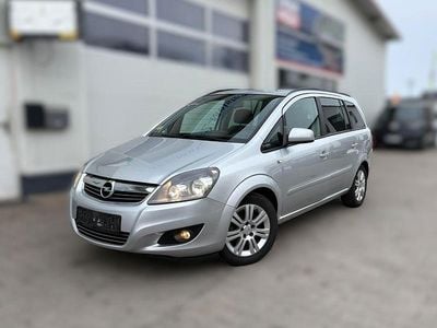Silber Gebraucht 2012 Opel Zafira Family Van / Kleinbus | 3.550 € (Etwas zu teuer)