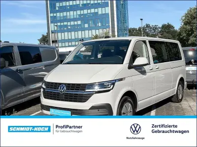 Gebraucht VW Caravelle Trendline 150 PS (110 kW) 2024 Ascotgrau (grau) Van