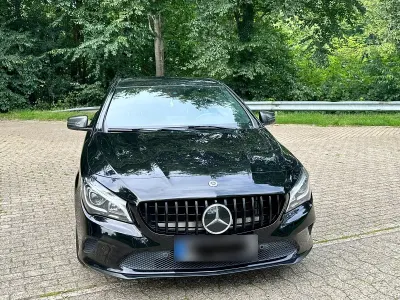 Gebraucht Mercedes CLA220 177 PS (130 kW) 2017 Schwarz Coupé