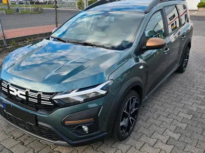 Gebraucht Dacia Jogger 110 PS (80 kW) 2023 Grün Van / Kleinbus