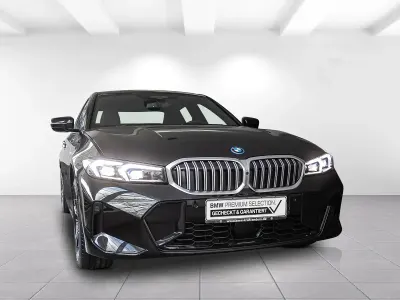 Gebraucht BMW 330e Performance 292 PS (214 kW) 2025 Black sapphire metallic (schwarz) Limousine