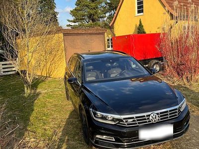Usata VW Passat R-line 150 CV (110 kW) 2018 Nero Station wagon