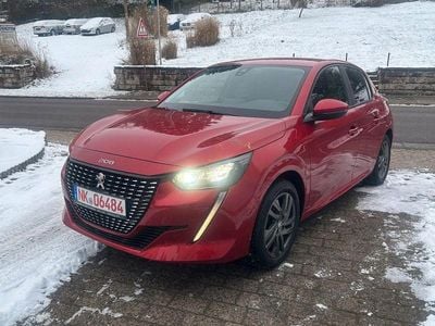 Rot Gebraucht 2021 Peugeot 208 Kleinwagen | 12.890 € (Fairer Preis)