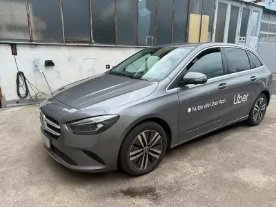 Gebraucht Mercedes B250 2021 Grau Van / Kleinbus