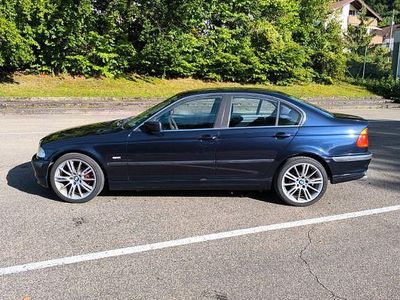 BMW 323