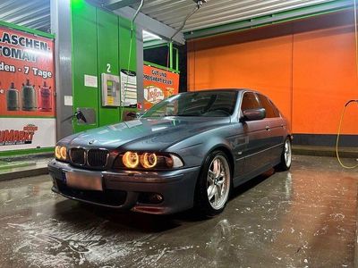 BMW 525