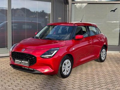 Neu Suzuki Swift Club 83 PS (61 kW) 2026 Rot Kleinwagen
