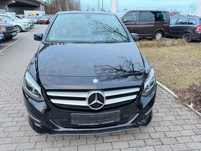 Gebraucht Mercedes B180 122 PS (89 kW) 2016 Schwarz Van / Kleinbus