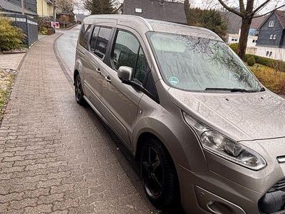 Gebraucht Ford Tourneo Connect Titanium 120 PS (88 kW) 2017 Braun Van / Kleinbus