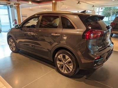Grau Gebraucht 2020 Kia e-Niro Spirit SUV | 21.690 € (Etwas zu teuer)