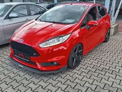 Używany Ford Fiesta ST-Line 140 KM (102 kW) 2017 Czerwony Hatchback