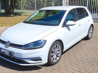 Gebraucht VW Golf VII Highline 150 PS (110 kW) 2019 Weiß Kombi