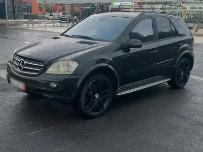 Gebraucht Mercedes ML320 224 PS (164 kW) 2005 Schwarz SUV
