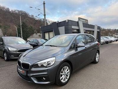 Grau Gebraucht 2016 BMW 218 Advantage Van / Kleinbus | 13.299 € (Fairer Preis)