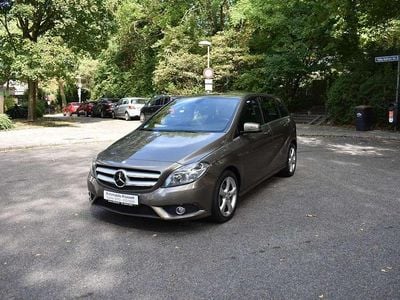 Gebraucht Mercedes B200 156 PS (114 kW) 2012 Monolithgrau Van / Kleinbus