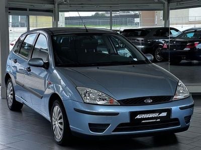 Usata Ford Focus Viva 75 CV (55 kW) 2004 Blu Berlina