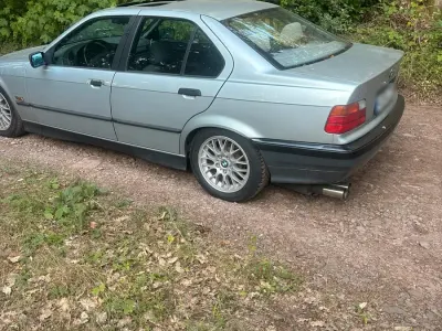 Gebraucht BMW 316 102 PS (75 kW) 1995 Silber Limousine