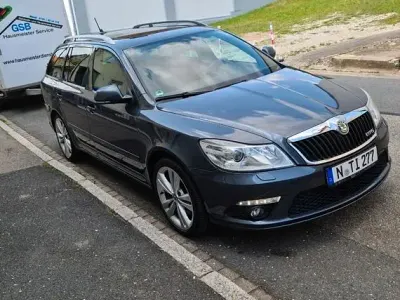 Gebraucht Skoda Octavia RS 170 PS (125 kW) 2011 Grau Kombi