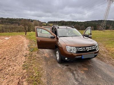 Gebraucht Dacia Duster Lauréate 125 PS (91 kW) 2015 Braun SUV