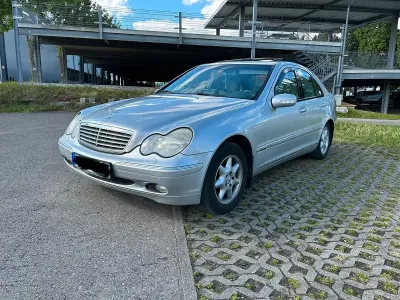 Gebraucht Mercedes C220 143 PS (105 kW) 2002 Silber Limousine
