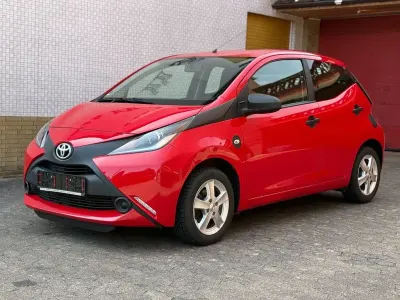 Gebraucht Toyota Aygo 69 PS (50 kW) 2017 Rot Kleinwagen