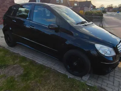 Gebraucht Mercedes B180 109 PS (80 kW) 2008 Schwarz Van / Kleinbus