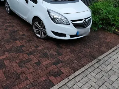 Gebraucht Opel Meriva 120 PS (88 kW) 2014 Weiß Van / Kleinbus