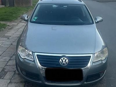 Gebraucht VW Passat 140 PS (102 kW) 2005 Silber Kombi