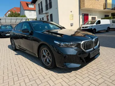 Gebraucht BMW 520 M Sport 190 PS (139 kW) 2025 Schwarz Limousine