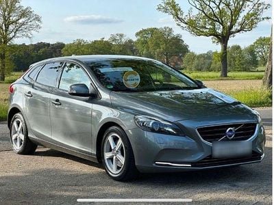 Gebraucht Volvo V40 Kinetic 114 PS (83 kW) 2014 Grau Limousine