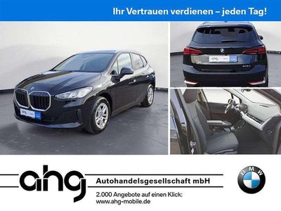 Sapphirschwarz metallic Gebraucht 2022 BMW 218 Van / Kleinbus | 25.930 € (Etwas zu teuer)