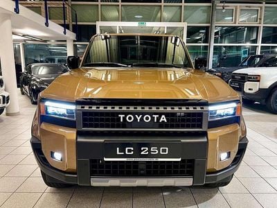 Nuova Toyota Land Cruiser Lounge 205 CV (150 kW) 2025 Beige SUV