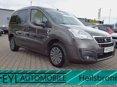Gebraucht Peugeot Partner 98 PS (72 kW) 2017 Grau Van / Kleinbus