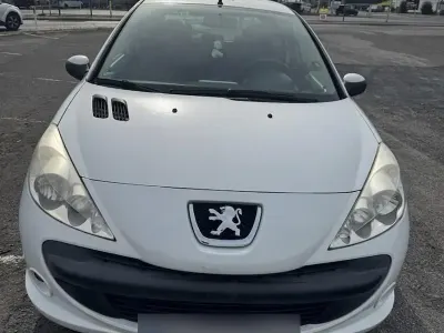 Gebraucht Peugeot 206+ 60 PS (44 kW) 2009 Weiß Kleinwagen